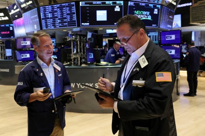 Άνοδος για τη Wall Street με τους S&P 500 και Nasdaq να καταγράφουν τις καλύτερες εβδομαδιαίες επιδόσεις του έτους