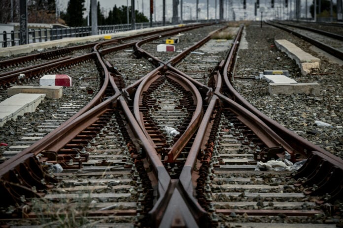 Προκαταρκτική Έρευνα για Παρ’ Ολίγον Σύγκρουση Τρένων Εξω από την Αθήνα