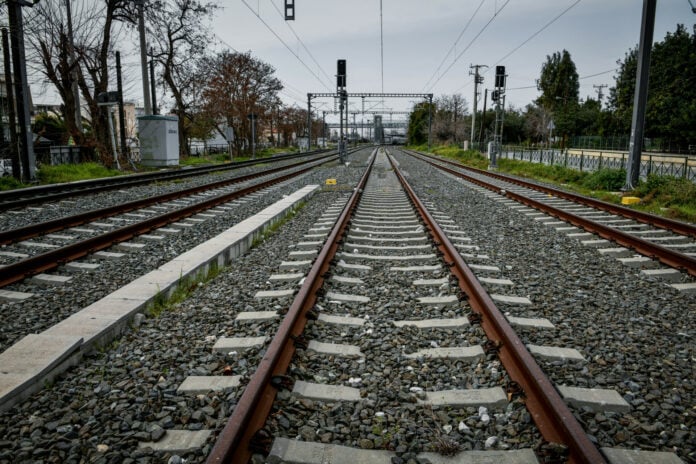 Σύγκρουση δύο αμαξοστοιχιών στην Πράγα με τραυματισμούς 35 επιβατών