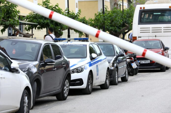 Πυροβολισμοί έξω από ψητοπωλείο στον Κολωνό κατά τη διάρκεια διαπληκτισμού