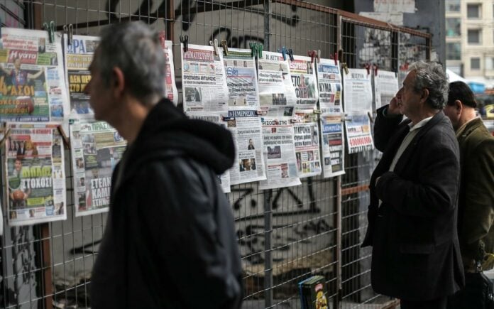 Οι εκλογές στο ΠΑΣΟΚ κυριαρχούν στα πρωτοσέλιδα των εφημερίδων