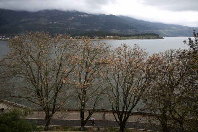 Καιρός σήμερα αλλαγές με βροχές και καταιγίδες σε αρκετές περιοχές